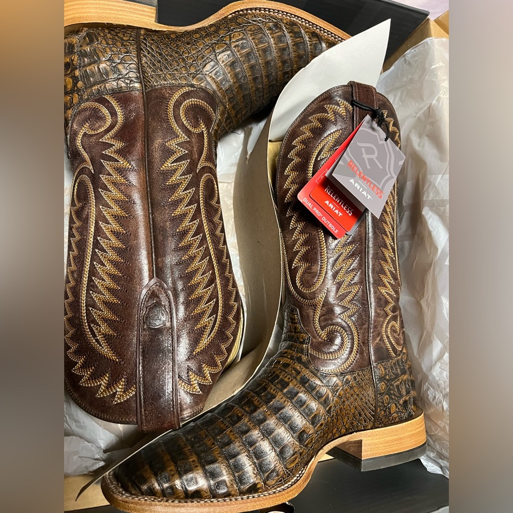 ARIAT Relentless Pro Boots Size 10 pristine condition - worn for meet & greet